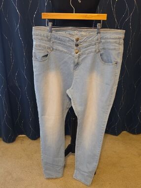 City Chic Light Blue Skinny Jeans with Triple-Button Waist